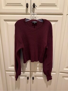 Women's Crewneck Ribbed Sweater in Wine